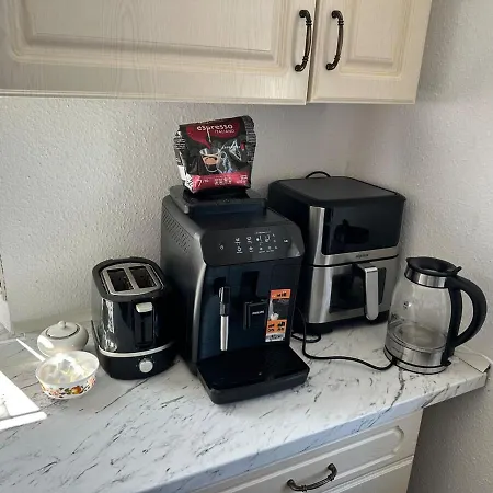 Double And Shared Bathroom *