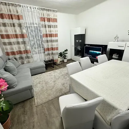 Double And Shared Bathroom Apartman *