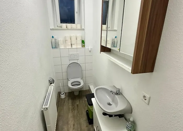 Apartment Double And Shared Bathroom *